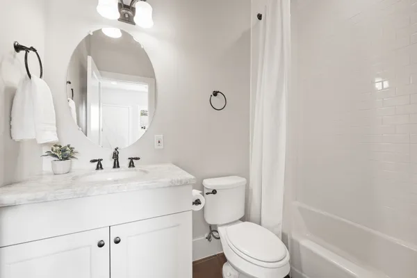$900,000 | 206 East Live Oak Street, Unit C, Austin, TX 78704