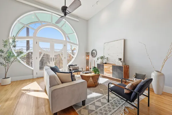 $900,000 | 206 East Live Oak Street, Unit C, Austin, TX 78704