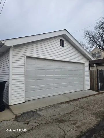 $2,250 | 5709 West Irving Park Road, Unit 2, Chicago, IL 60634