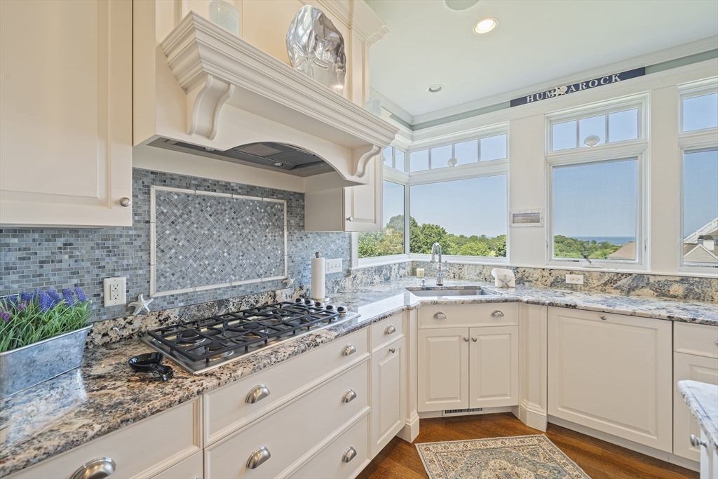 92 Emery Road Marshfield, MA 02050 - Photo 6 of 41