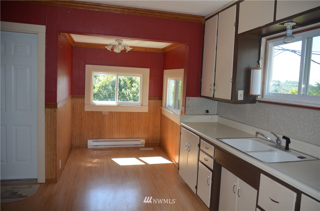 2118 Riddell Street Raymond, WA 98577 - Photo 8 of 24 Gallery Image 8