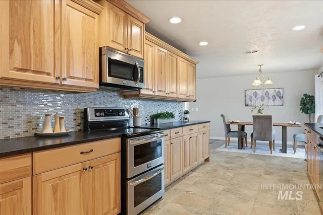 $670,000 | 13561 Willis Road, Caldwell, ID 83607