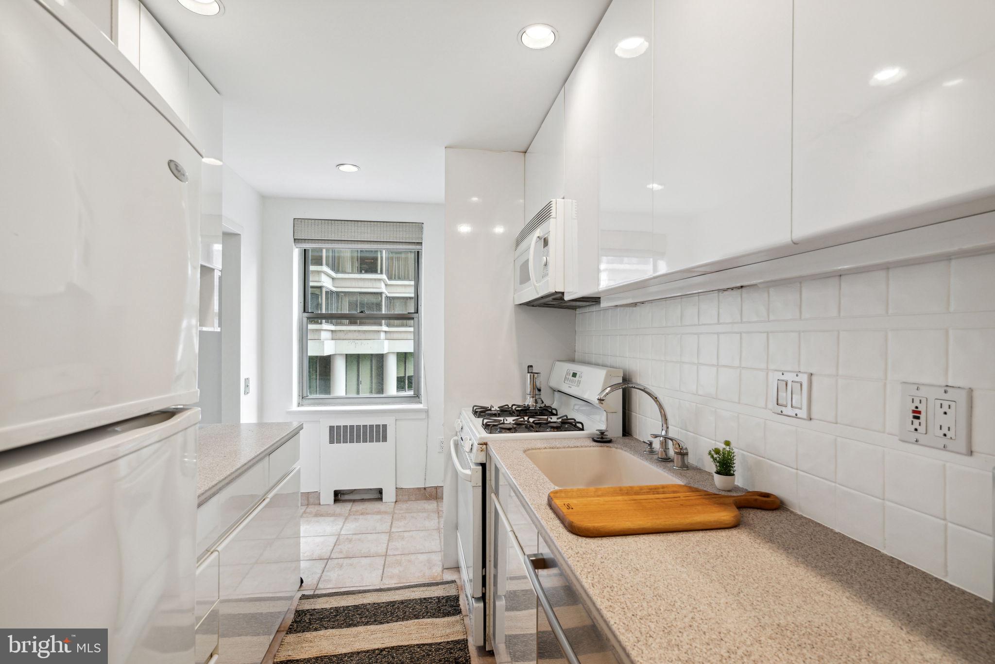 220 West Rittenhouse Square, Unit 5F Philadelphia, PA 19103 - Photo 13 of 27
