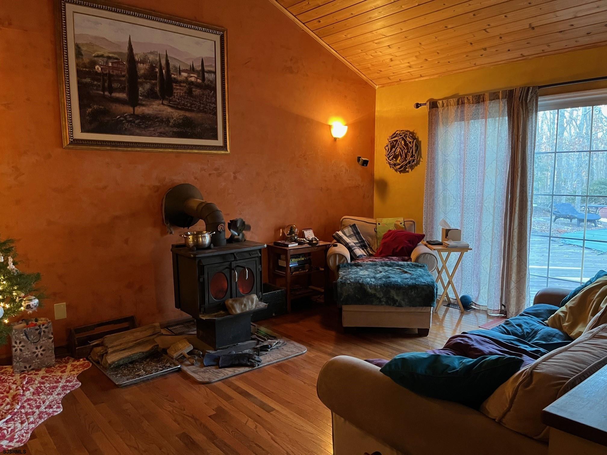 15 East Sunrise Road Woodbine, NJ 08270 - Photo 22 of 23 a living room with furniture and wooden floor