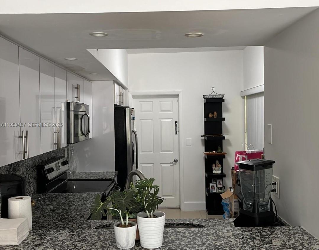 11837 Southwest 100th Street Miami, FL 33186 - Photo 4 of 17