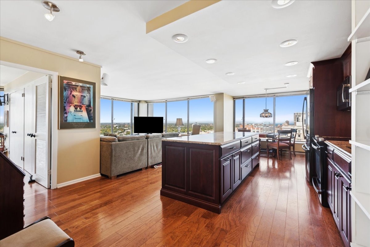 5455 North Sheridan Road, Unit 26122615 Chicago, IL 60640 - Photo 14 of 27