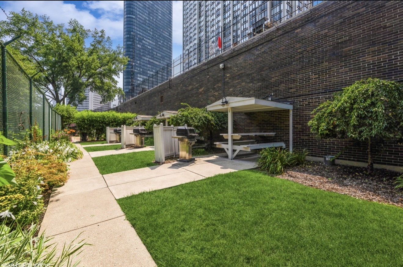 5455 North Sheridan Road, Unit 26122615 Chicago, IL 60640 - Photo 24 of 27
