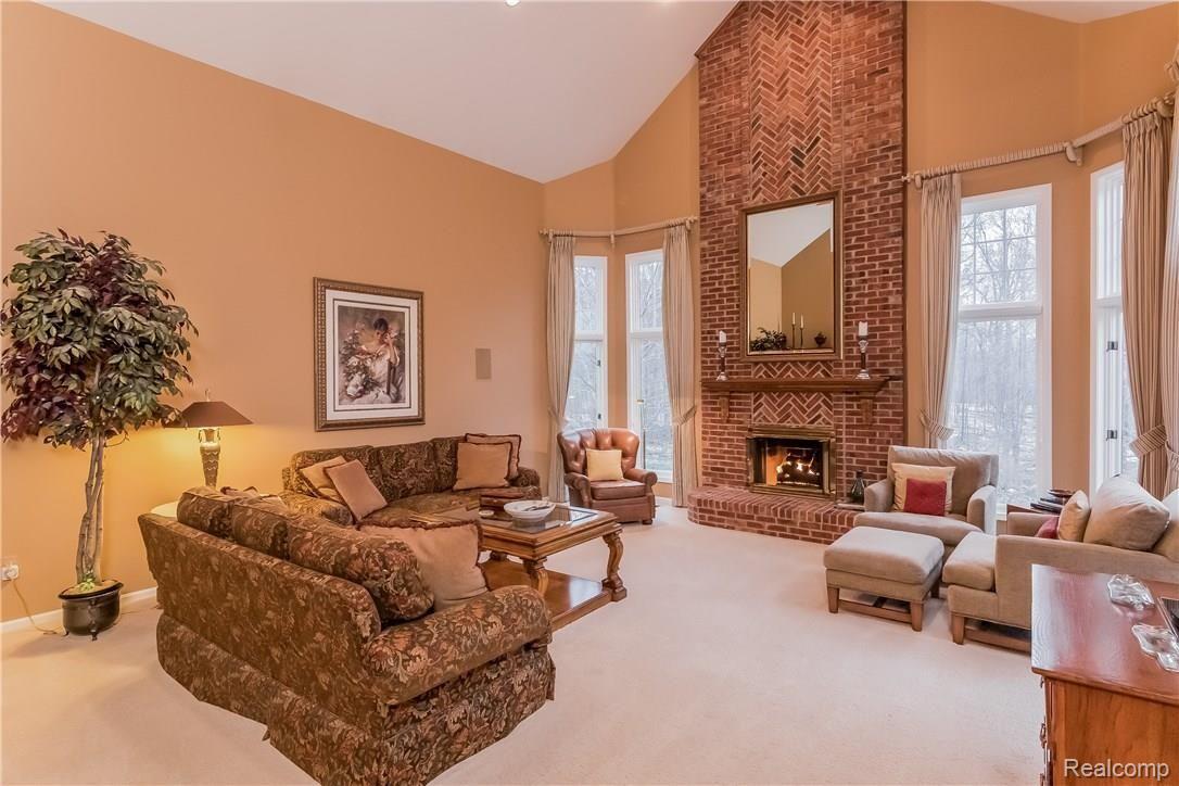 4037 Oak Tree Circle Rochester, MI 48306 - Photo 7 of 55 007-Living_Room-2337544-large.jpg