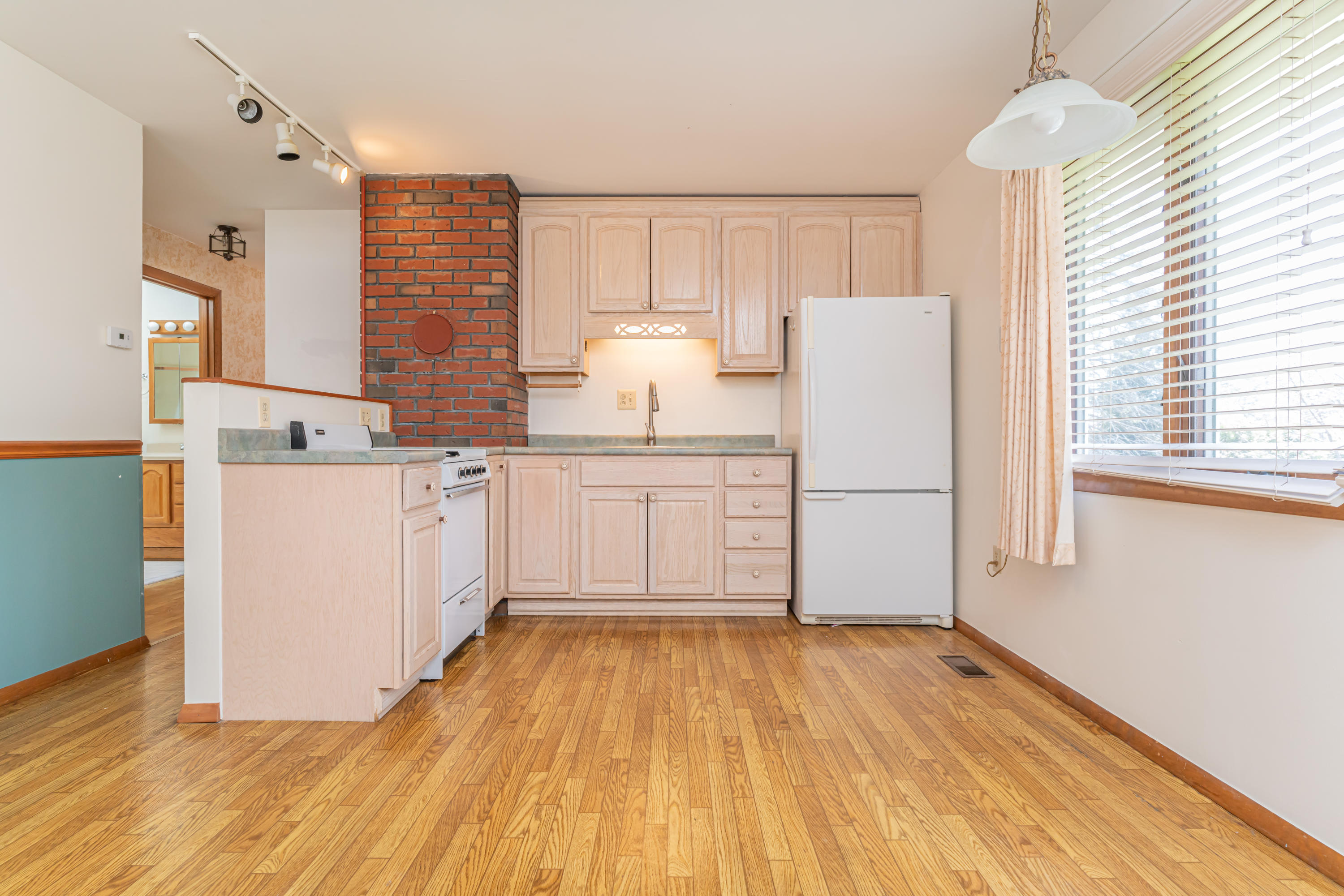 121 Dennett Road Kittery, ME 03904 - Photo 37 of 56 Kitchen