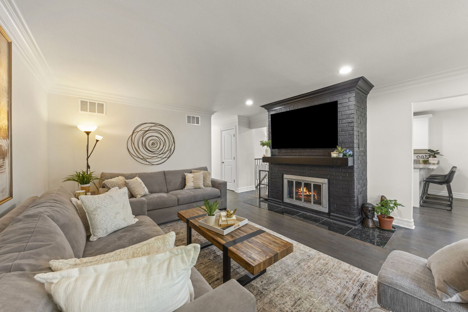 648 South Main Street Naperville, IL 60540 - Photo 5 of 39