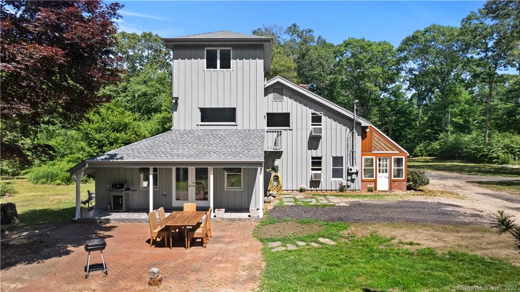 300 Flanders Road, Stonington, CT 06378 Compass