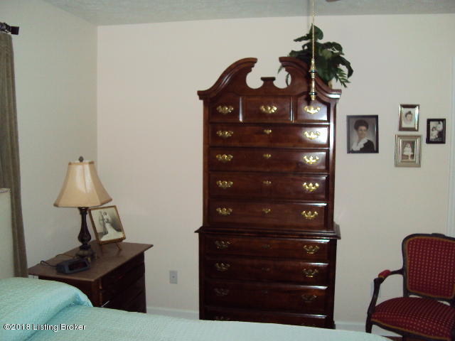 9115 Blowing Tree Road Louisville, KY 40220 - Photo 60 of 81 DSC03944