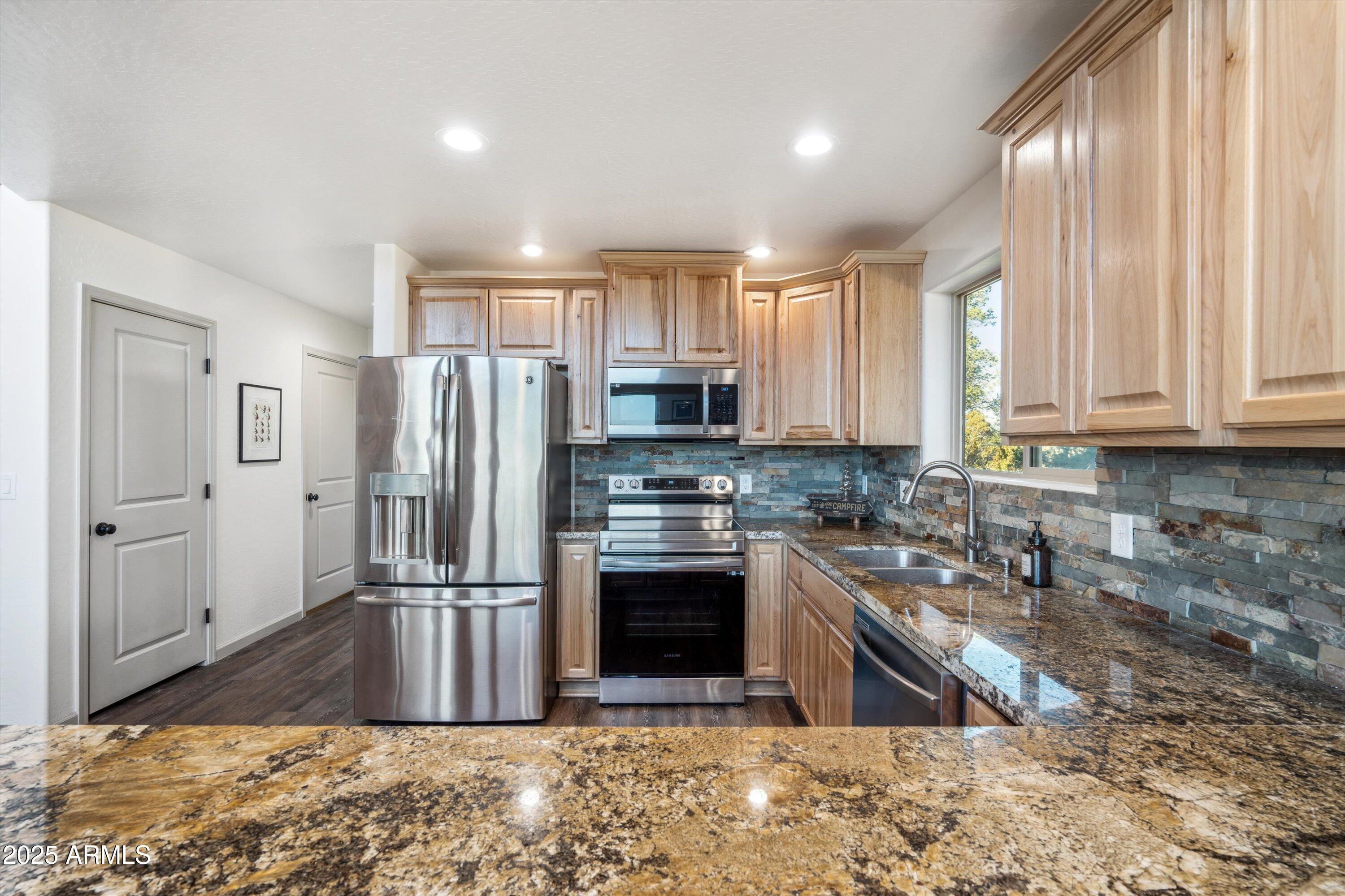 3457 Carefree Road Heber, AZ 85928 - Photo 6 of 28 3-Kitchen