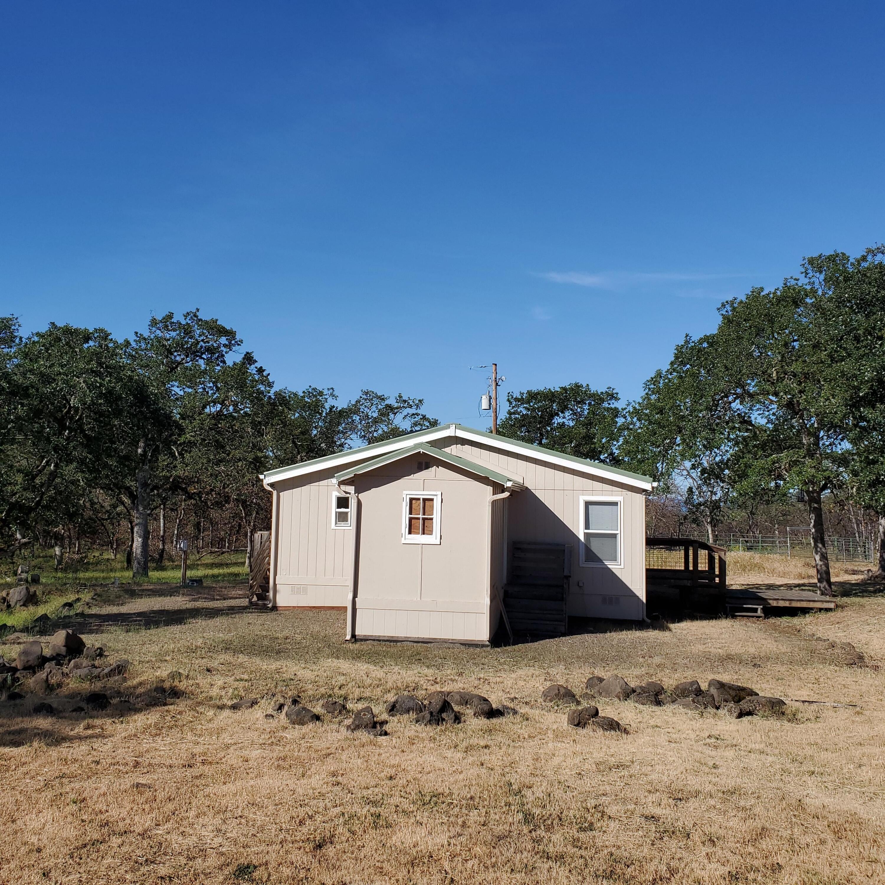 2443 Worthington Road Eagle Point, OR 97524 - Photo 8 of 11 20210526_084553