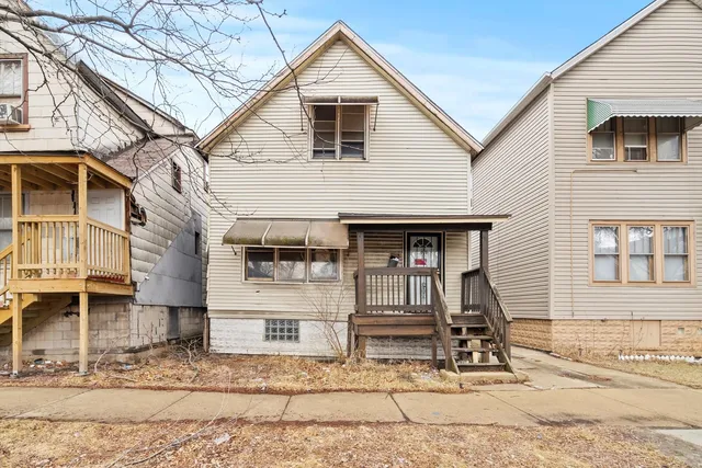 $59,999 | 2808 East 93rd Street, Chicago, IL 60617