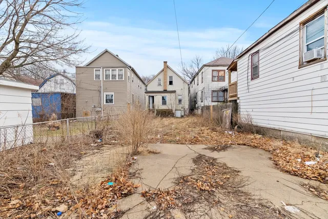 $59,999 | 2808 East 93rd Street, Chicago, IL 60617