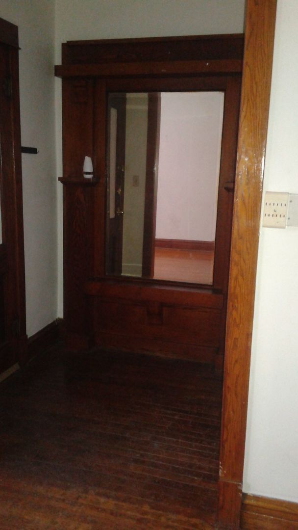 2421 North Harding Avenue, Unit 1 Chicago, IL 60647 - Photo 6 of 14 a view of door