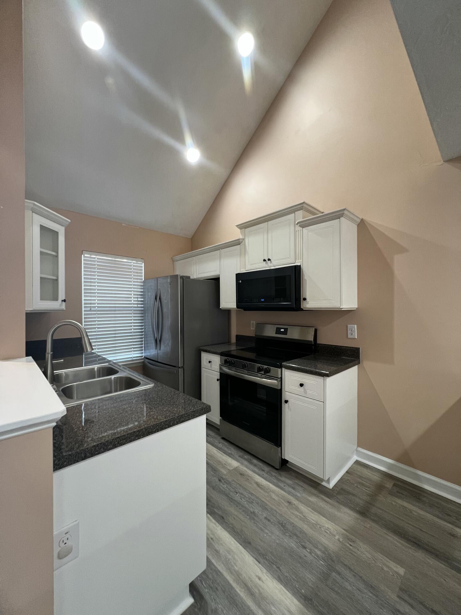 317 York Lane Augusta, GA 30909 - Photo 5 of 14 IMG_0584