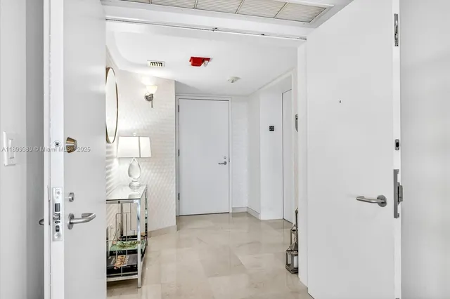 $14,000 | 2127 Brickell Avenue, Unit 2005, Miami, FL 33129