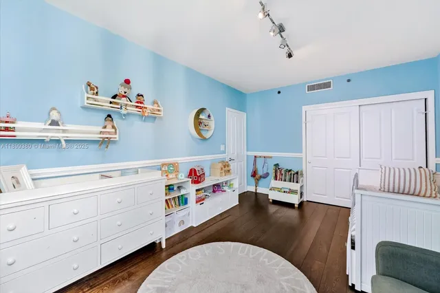 $14,000 | 2127 Brickell Avenue, Unit 2005, Miami, FL 33129