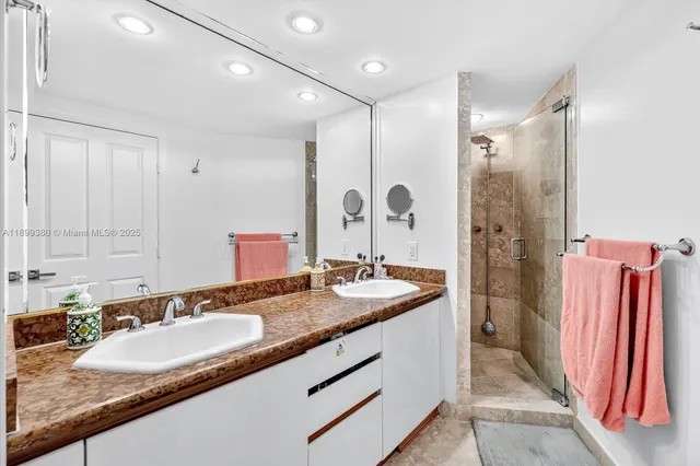 $14,000 | 2127 Brickell Avenue, Unit 2005, Miami, FL 33129