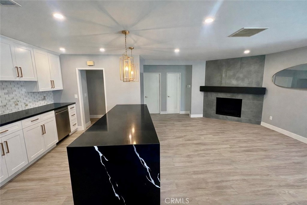 22020 Viscanio Road Woodland Hills, CA 91364 - Photo 13 of 18