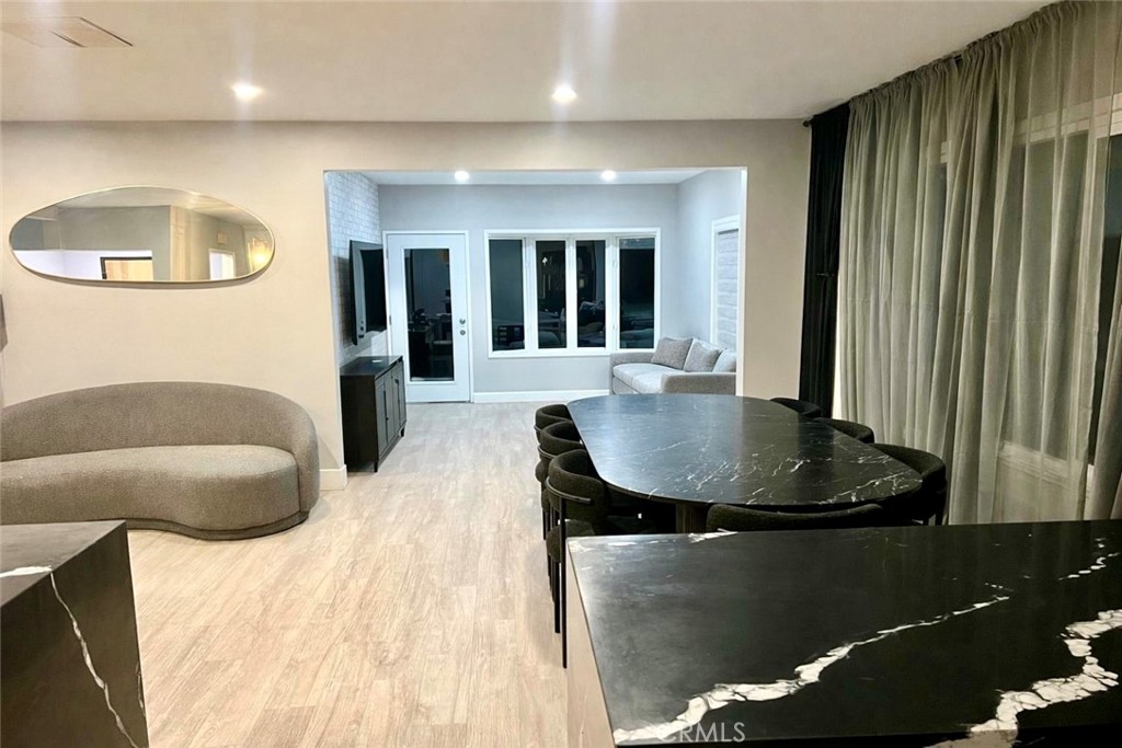 22020 Viscanio Road Woodland Hills, CA 91364 - Photo 14 of 18