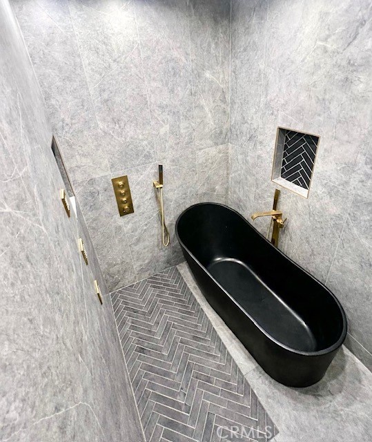 22020 Viscanio Road Woodland Hills, CA 91364 - Photo 17 of 18