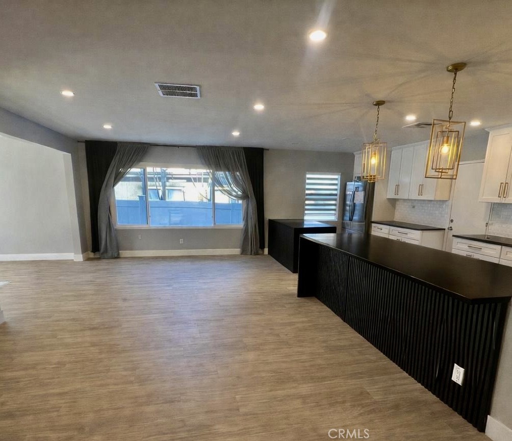 22020 Viscanio Road Woodland Hills, CA 91364 - Photo 10 of 18