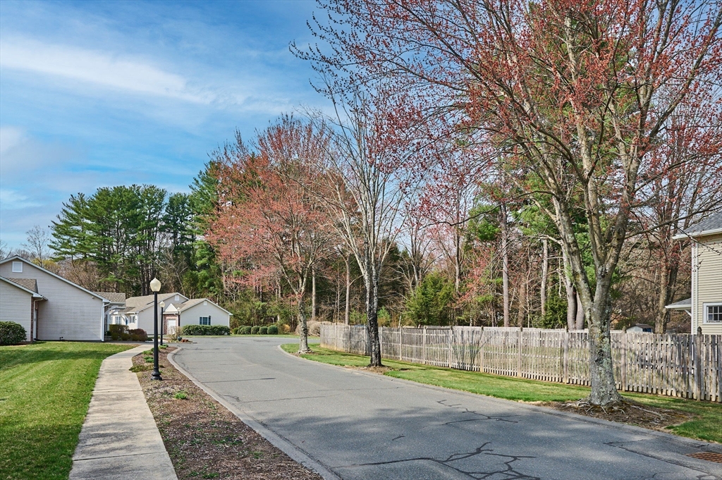 399 Bridge Road, Unit G Northampton, MA 01062 - Photo 3 of 29