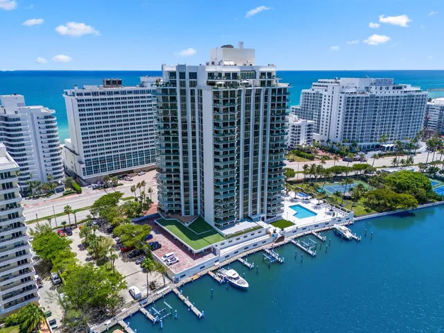 $1,799,000 | 5500 Collins Avenue, Unit 1401, Miami Beach, FL 33140