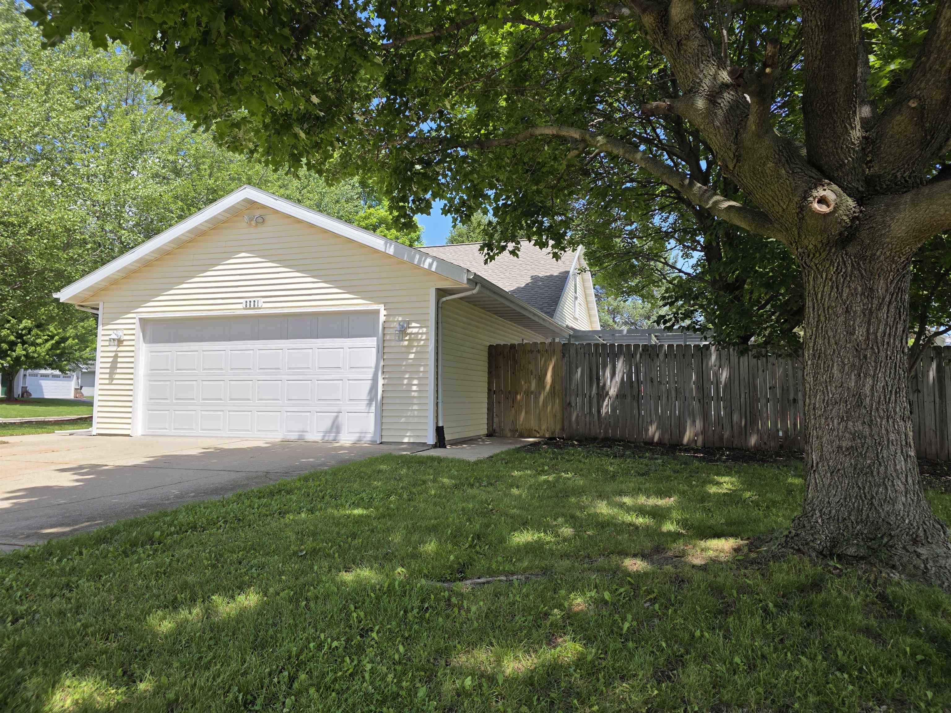 2221 Alongi Lane Beloit, WI 53511 - Photo 30 of 33