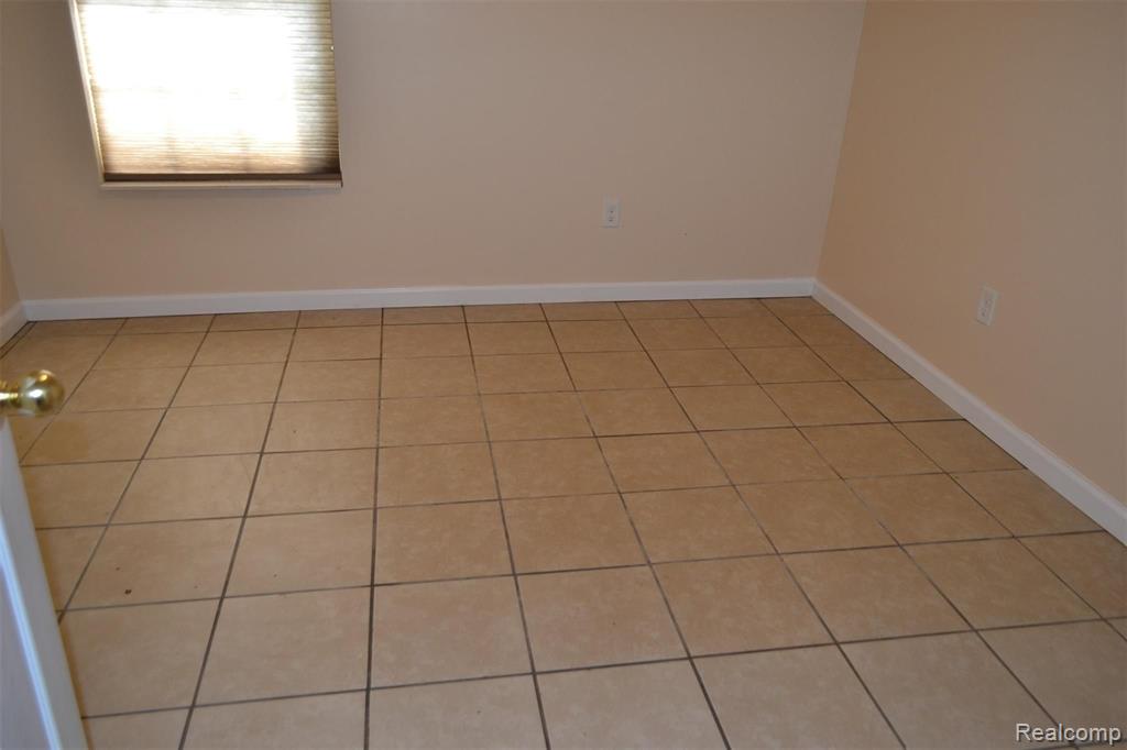 3323 East Pierson Road Flint, MI 48506 - Photo 8 of 16