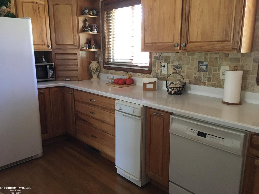 7214 Flamingo Road Algonac, MI 48001 - Photo 11 of 42