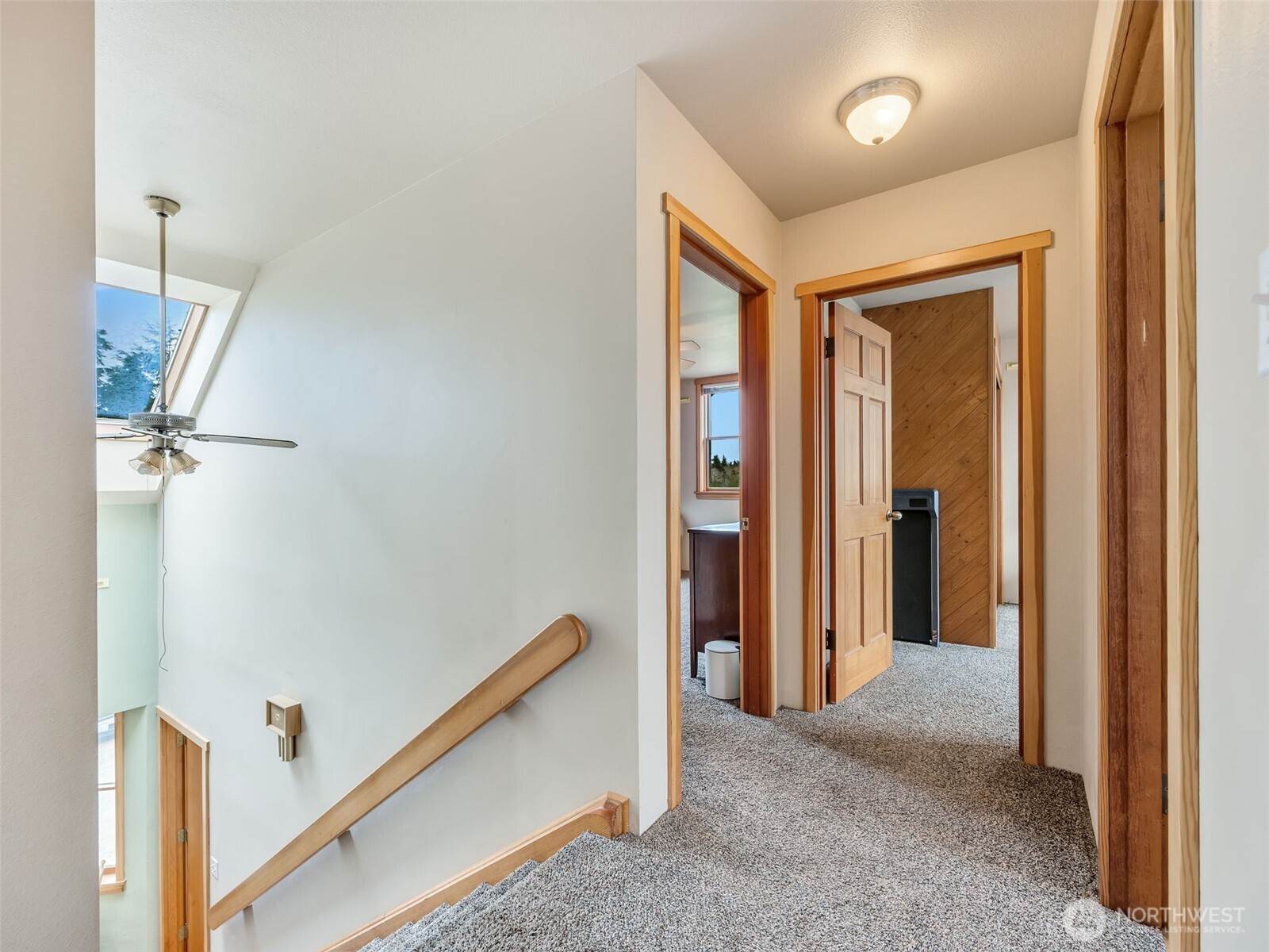 20003 Sandridge Road Long Beach, WA 98631 - Photo 25 of 39 a view of a hallway with front door