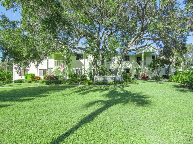 $2,500 | 5735 Marina Drive, Unit 3, Sebastian, FL 32958