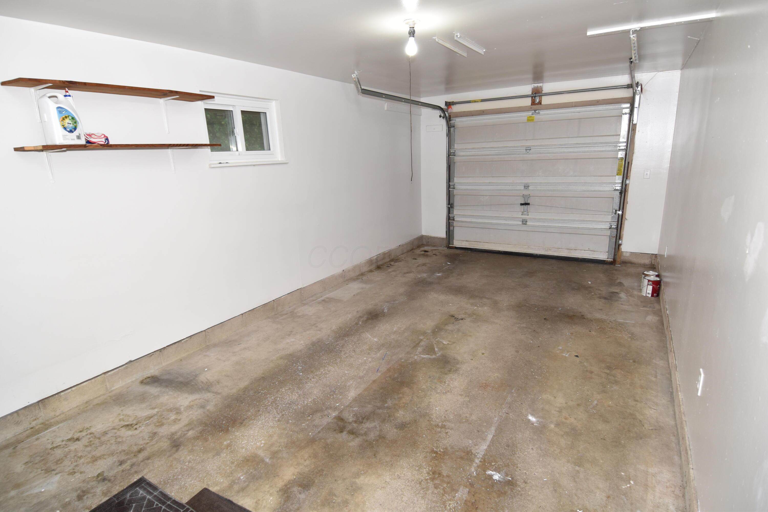 7075 Bartlett Road Reynoldsburg, OH 43068 - Photo 26 of 34 Oversized 1 Car Garage
