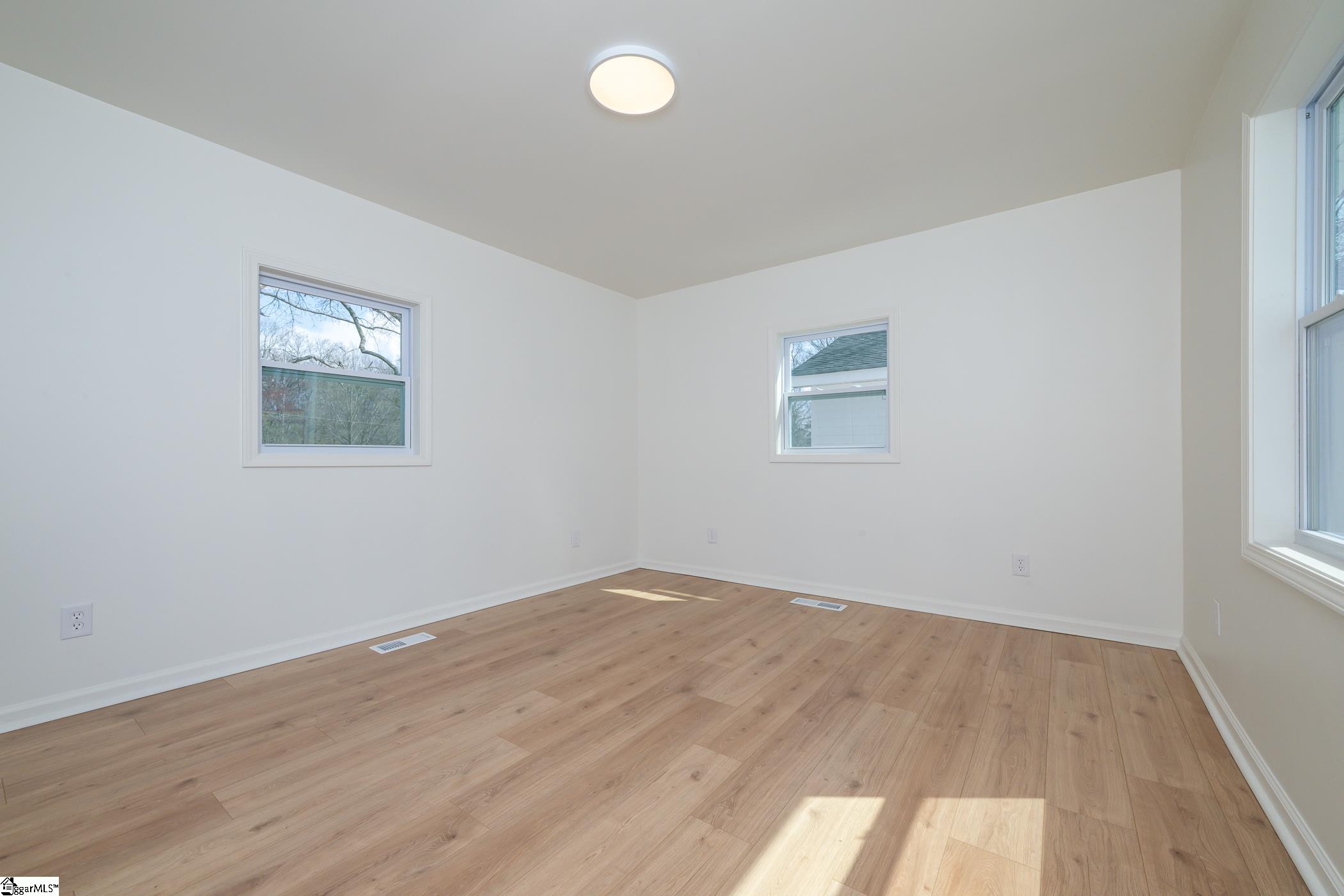 509 South Bomar Avenue Landrum, SC 29356 - Photo 15 of 23