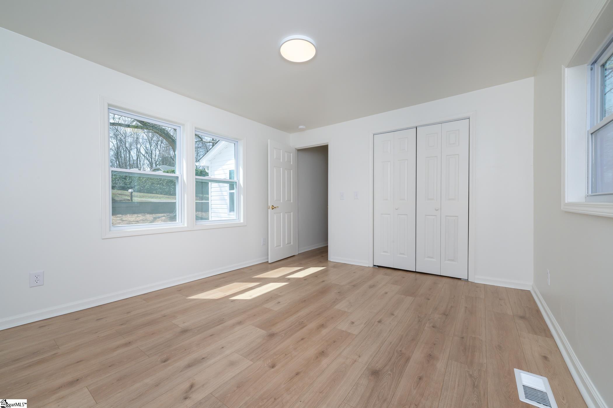 509 South Bomar Avenue Landrum, SC 29356 - Photo 16 of 23