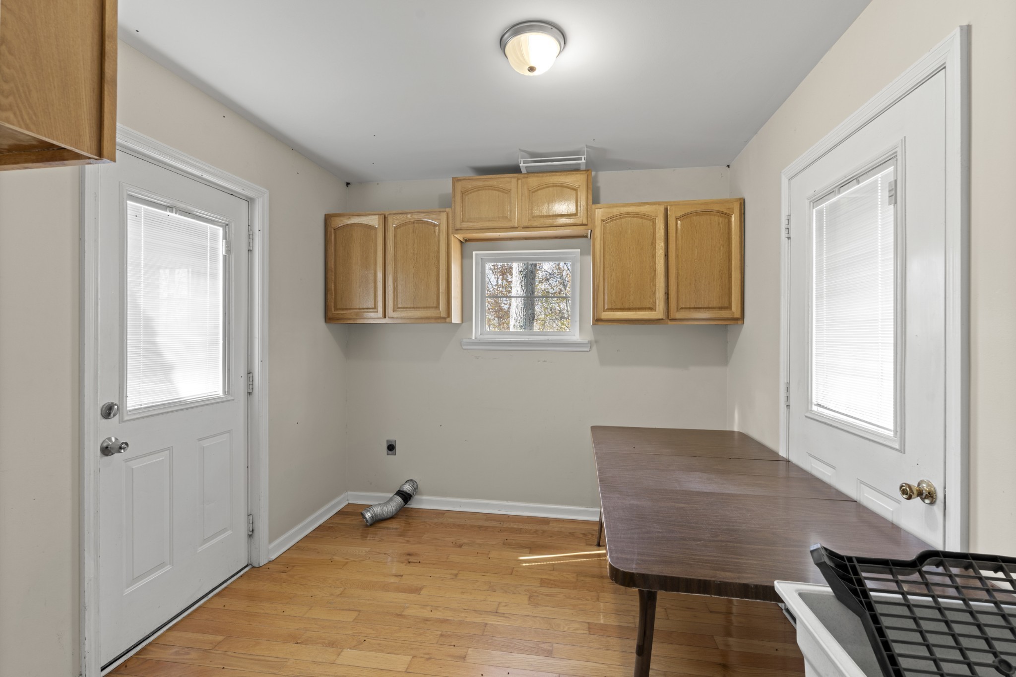 1148 Stoltz Road Centerville, TN 37033 - Photo 27 of 52 a view of livingroom with workspace and windows