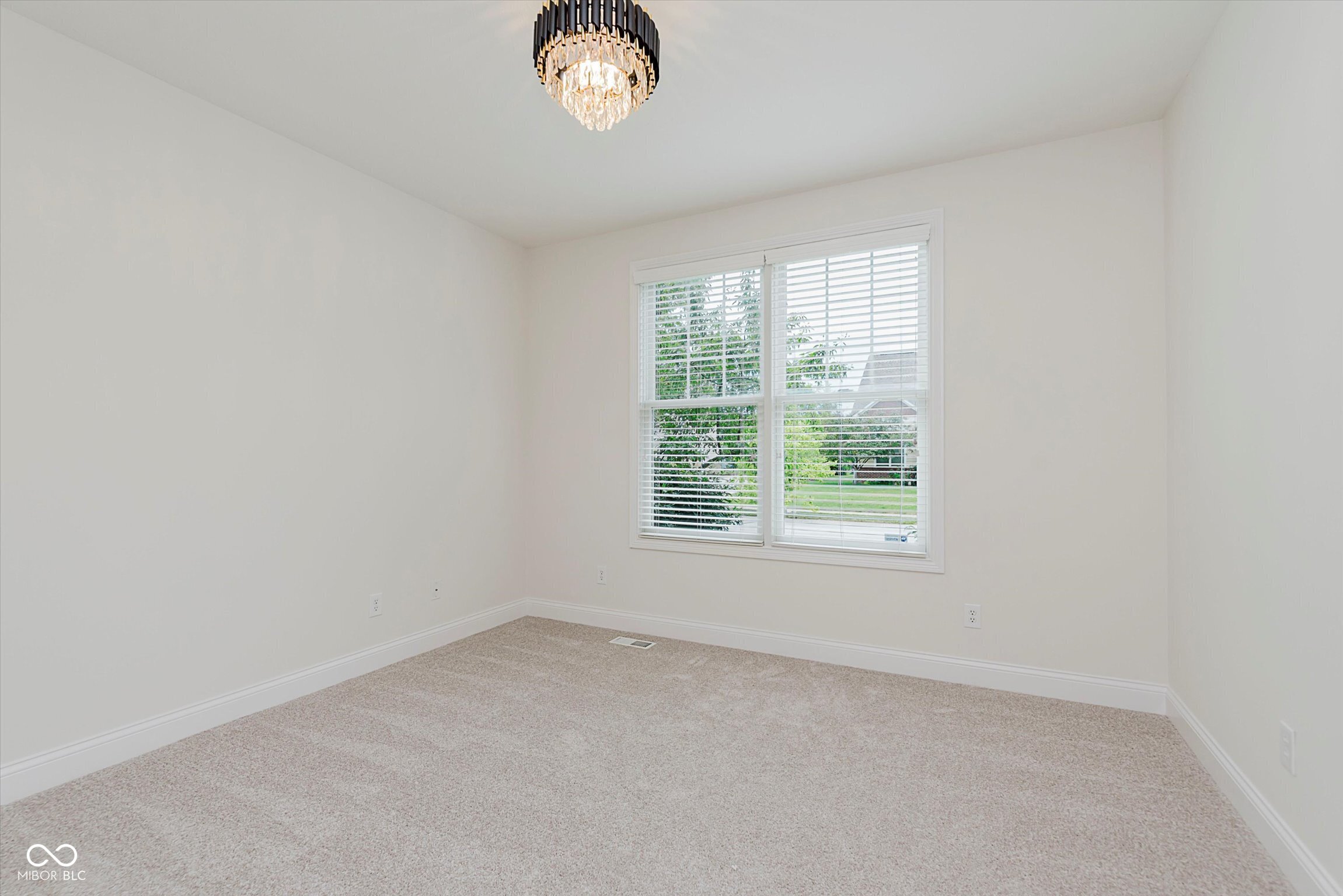 10264 Normandy Way Fishers, IN 46040 - Photo 5 of 39