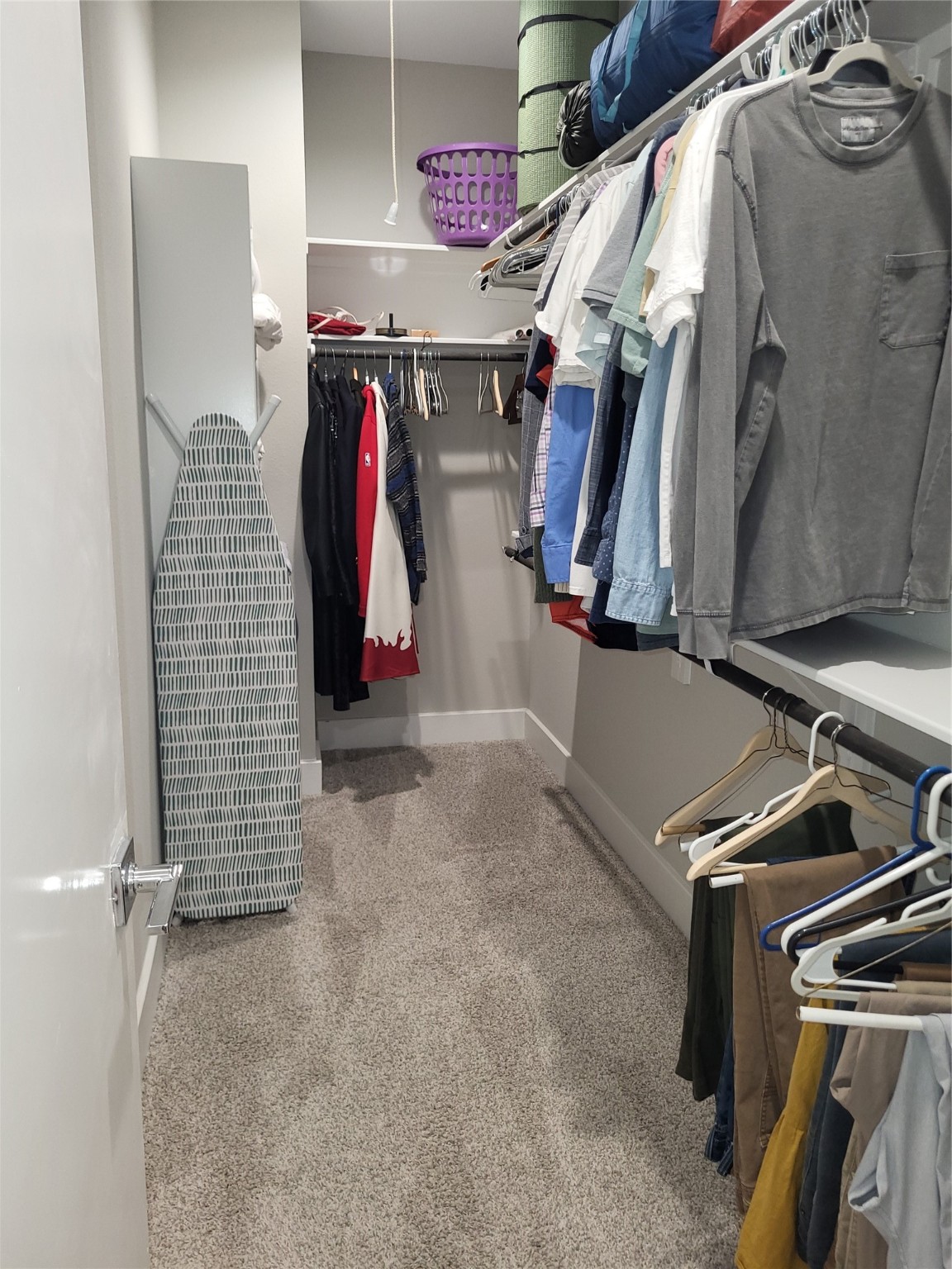240 Julia Street, Unit A Houston, TX 77022 - Photo 21 of 36 A view of the walk in closet.