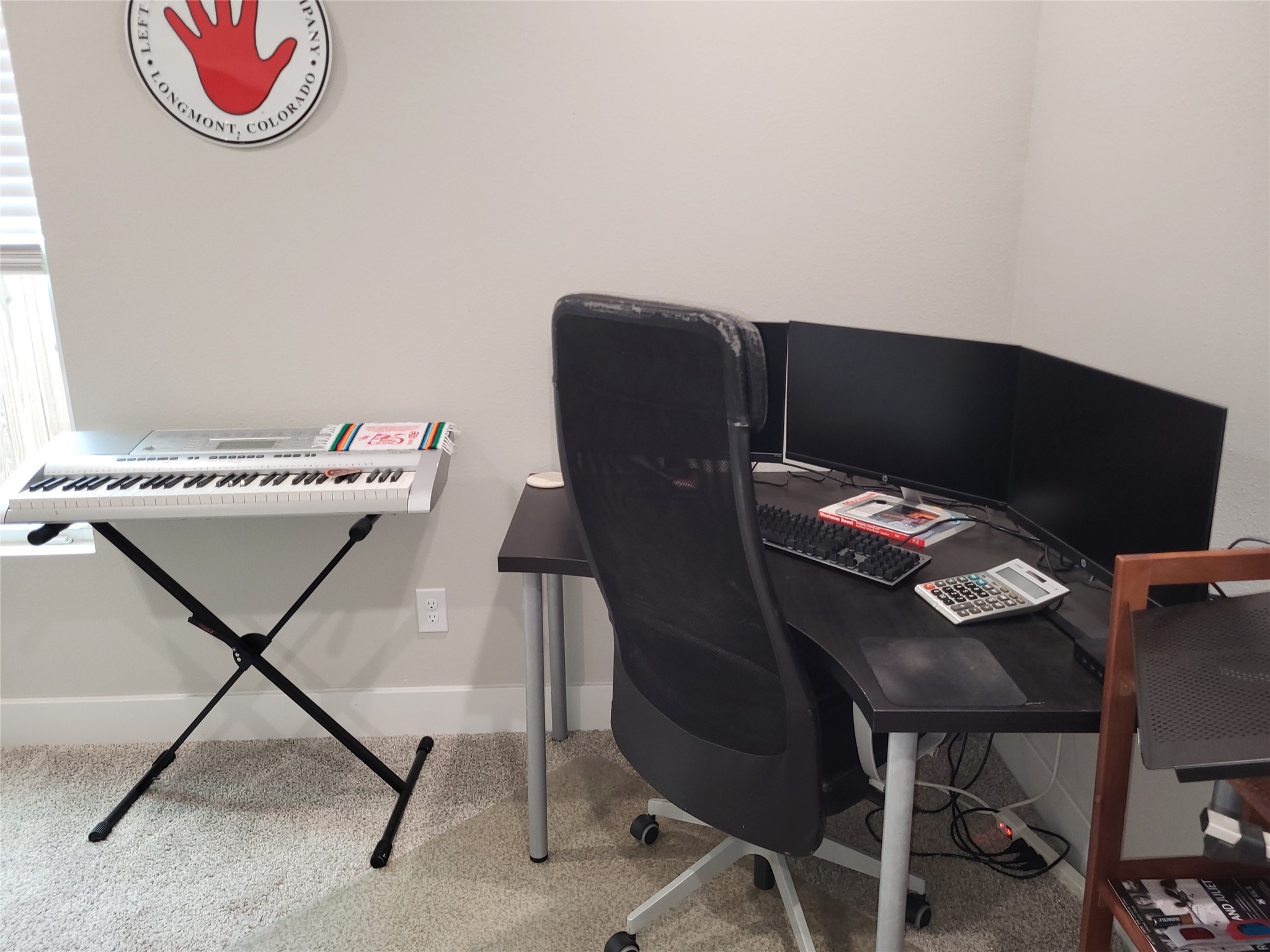 240 Julia Street, Unit A Houston, TX 77022 - Photo 33 of 36 A closer look. The monitors and docking station are included.