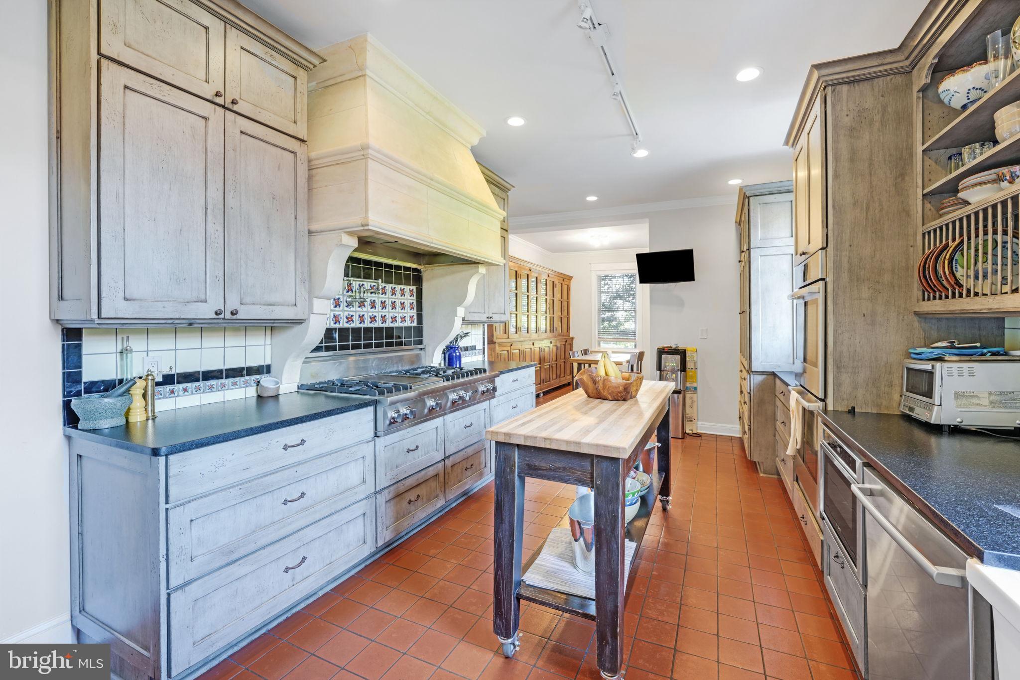 2733 35th Street Northwest Washington, DC 20007 - Photo 22 of 61 Kitchen