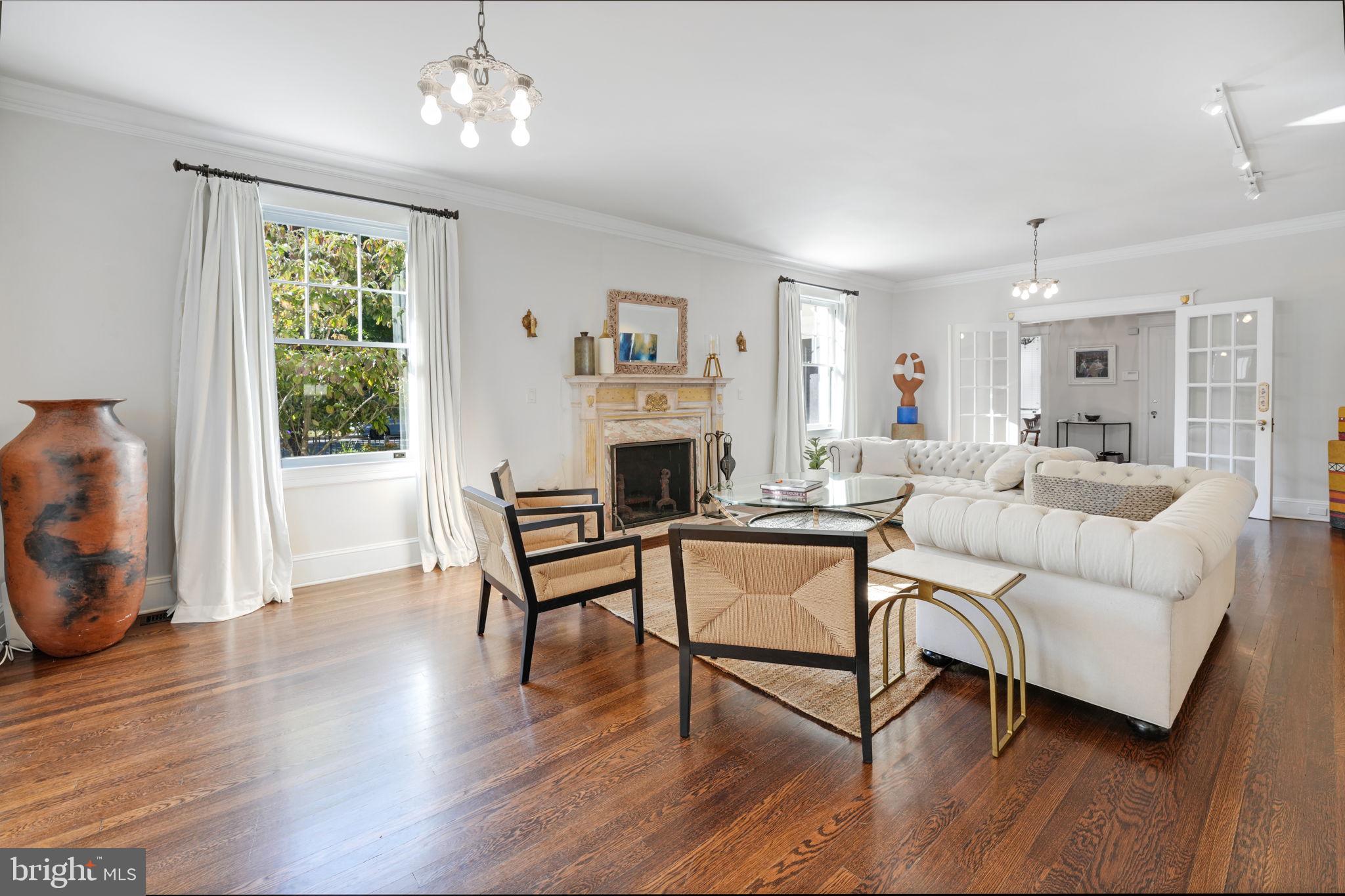 2733 35th Street Northwest Washington, DC 20007 - Photo 8 of 61 Living Room