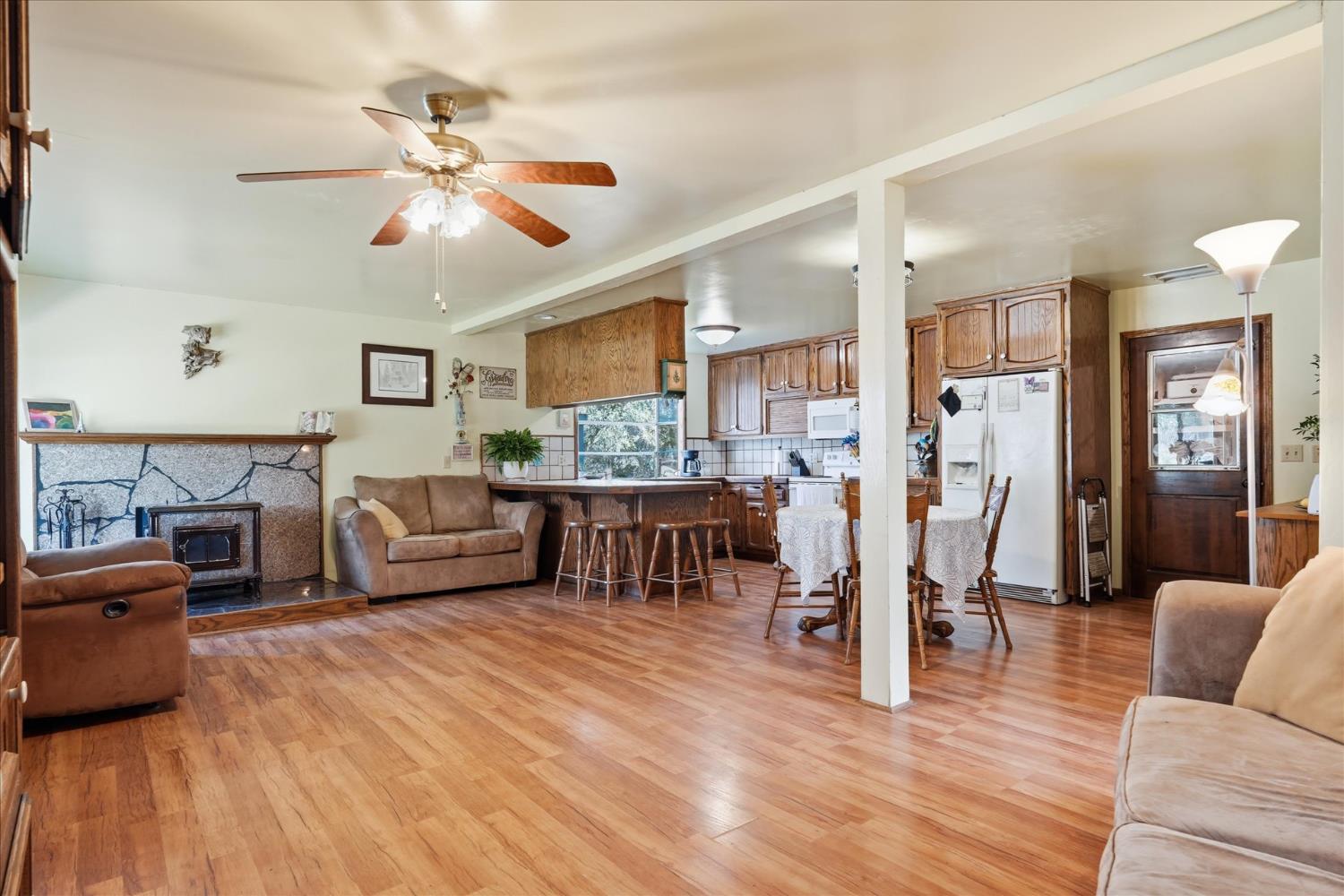 31325 Delaware Road Coarsegold, CA 93614 - Photo 8 of 39