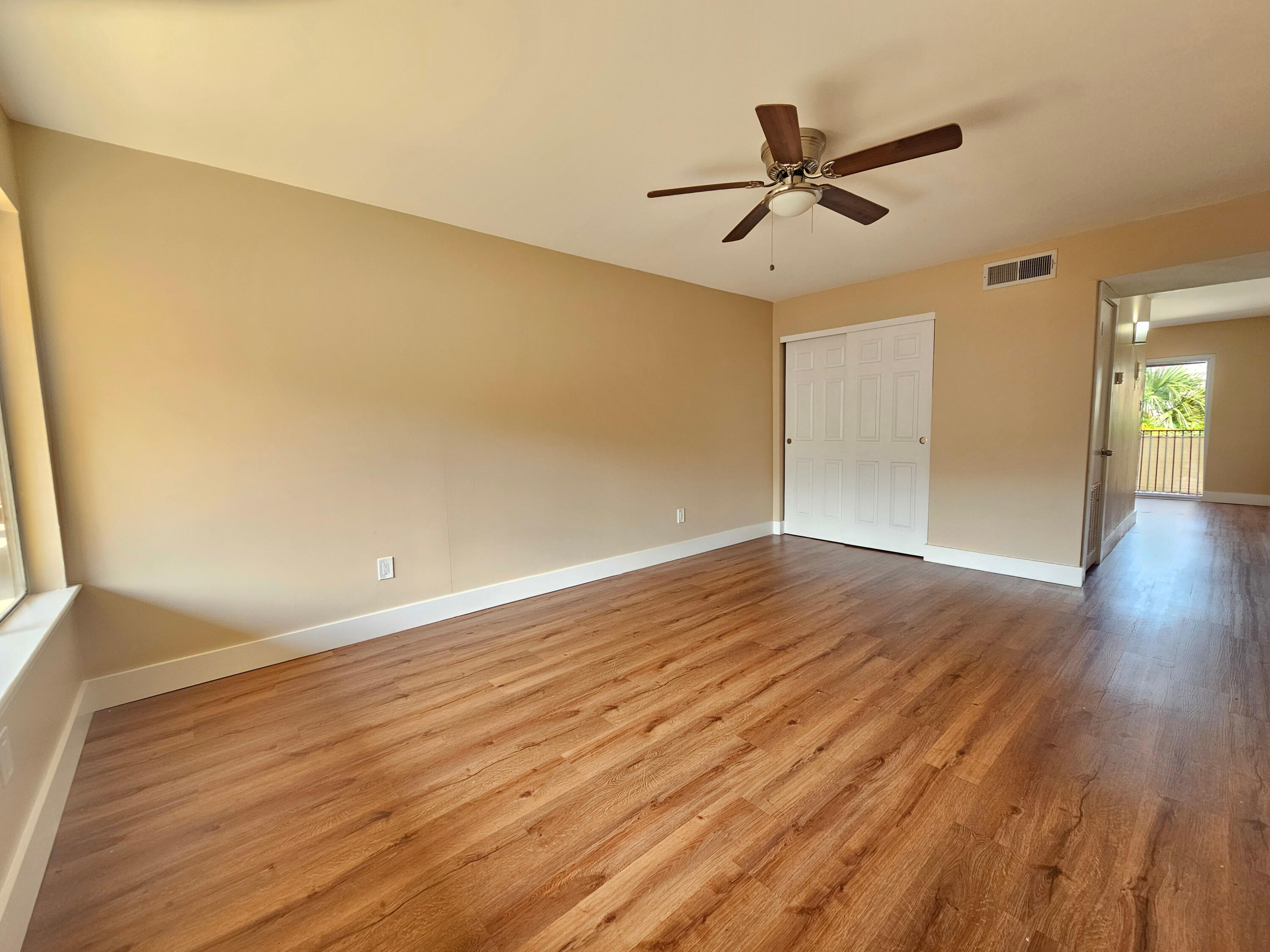 210 Pelham Road, Unit 216C Fort Walton Beach, FL 32547 - Photo 3 of 23 Living Room2