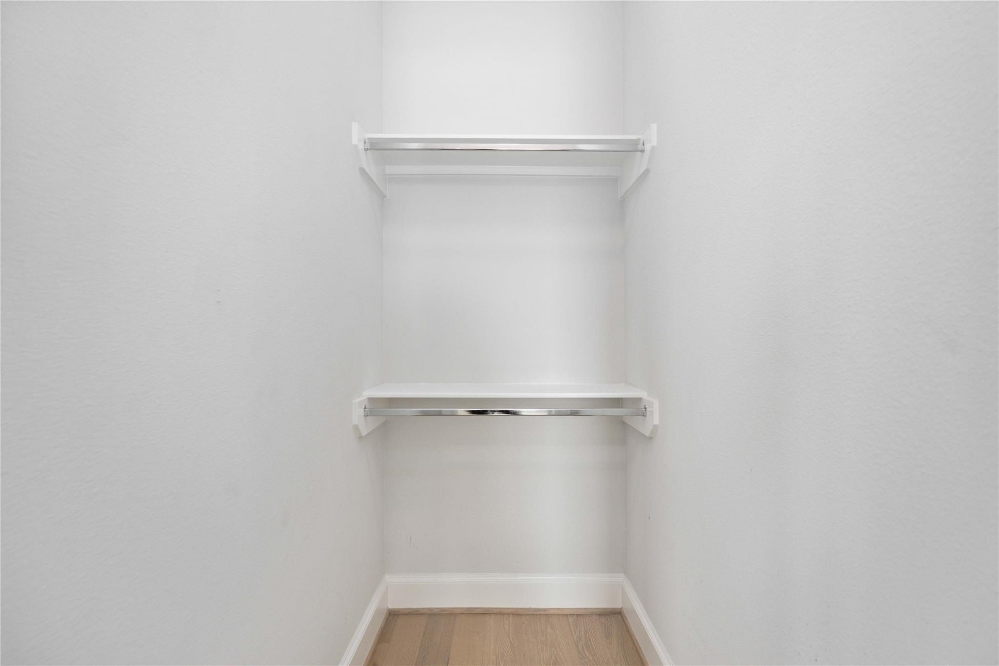 10919 Grove Tree Lane Houston, TX 77043 - Photo 27 of 43 a view of bathroom