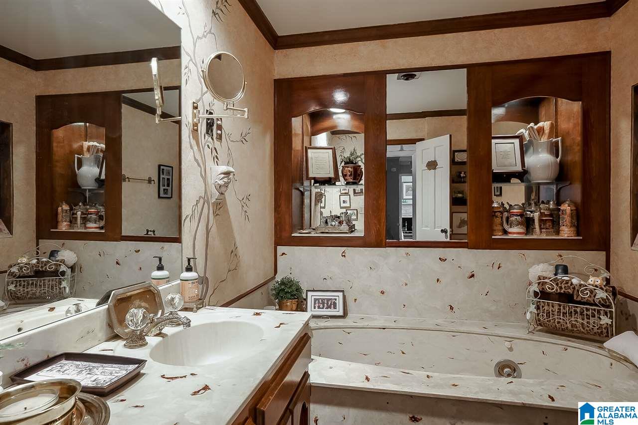 1322 Round Hill Road Birmingham, AL 35216 - Photo 23 of 48