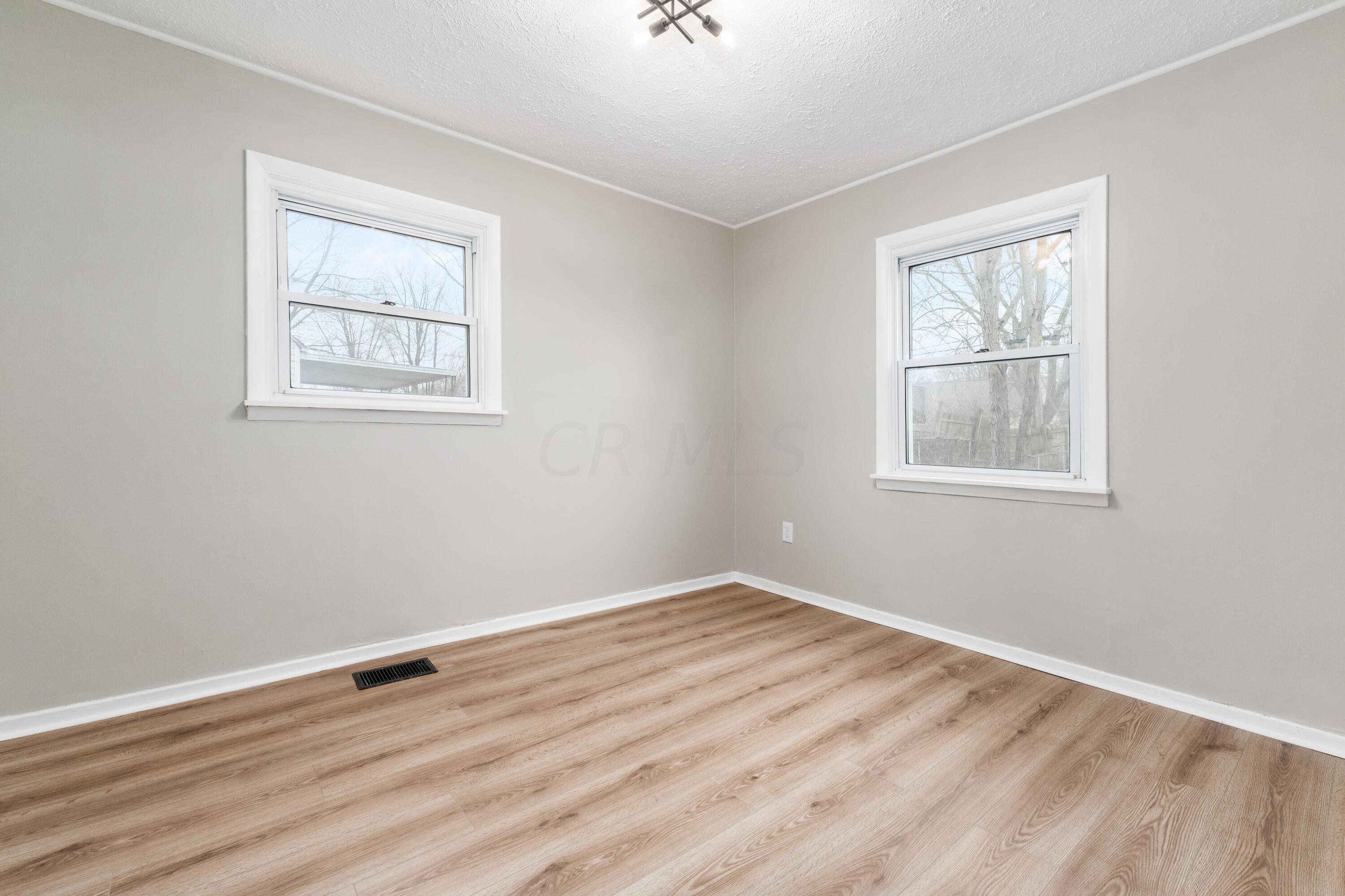907 Colgate Road Whitehall, OH 43213 - Photo 21 of 37 021__S - 907 Colgate Rd - 050